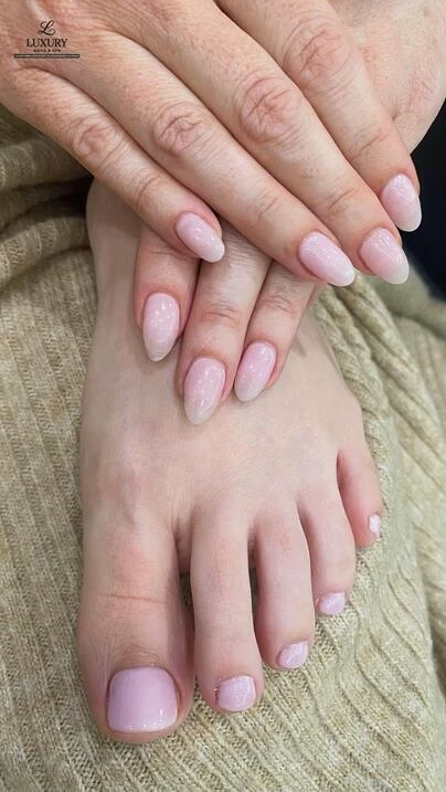 Luxury Nails & Spa